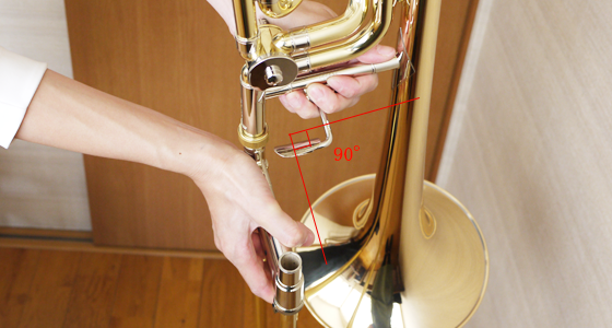 3.スライドと、楽器本体をジョイントします